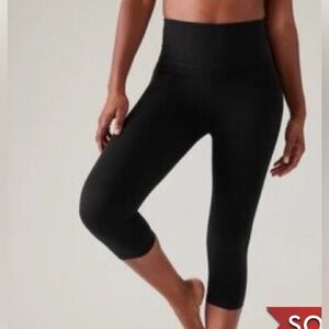 Athletica Capri black body leggings
